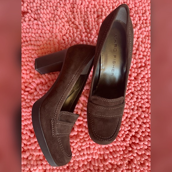 ‼️SOLD‼️NEW Marc Fisher Block Heels Suede - Picture 2 of 6